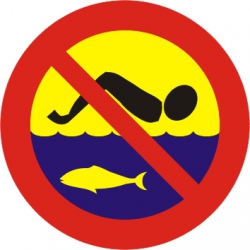 Zakaz kąpieli - hodowla ryb. Znak